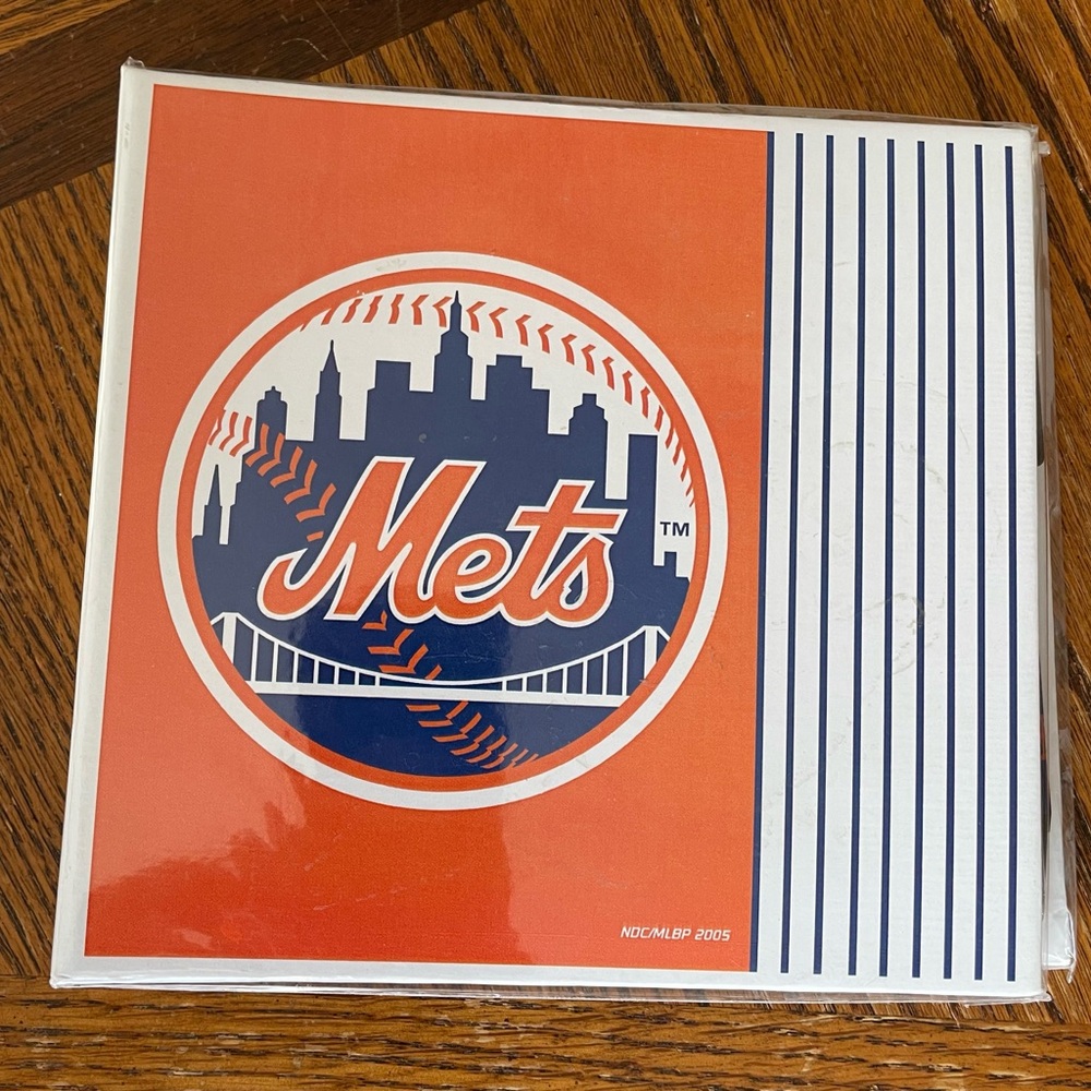 New York Mets Photos and Memories Book